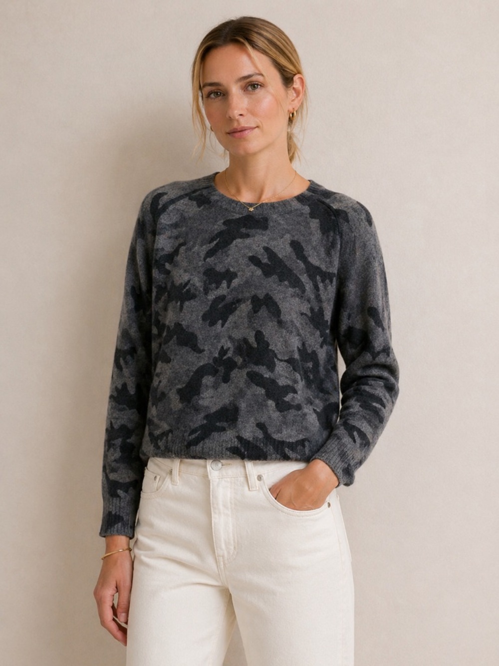 Aqua 100% Cashmere Camo Crew Sweater Gray Black Size Medium - Picture 2 of 15